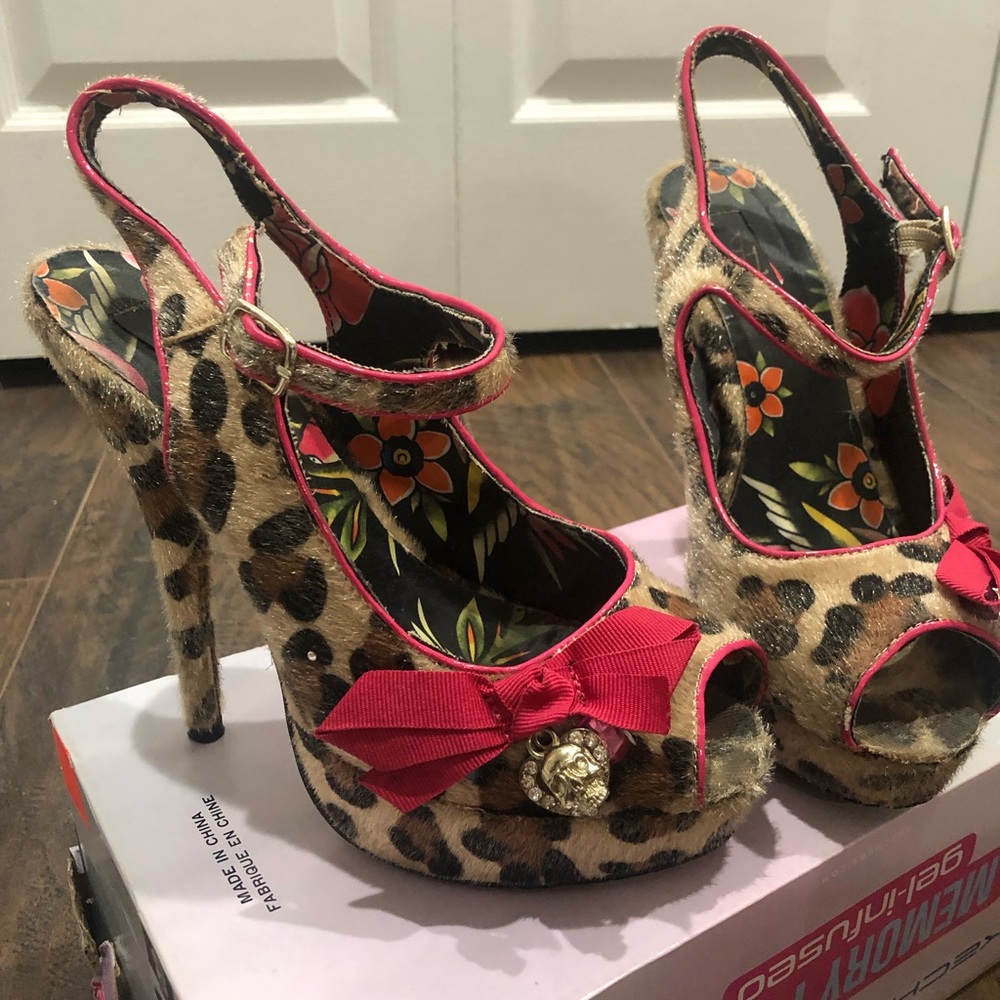 High heel animal print sandals, fell the fur 🐆